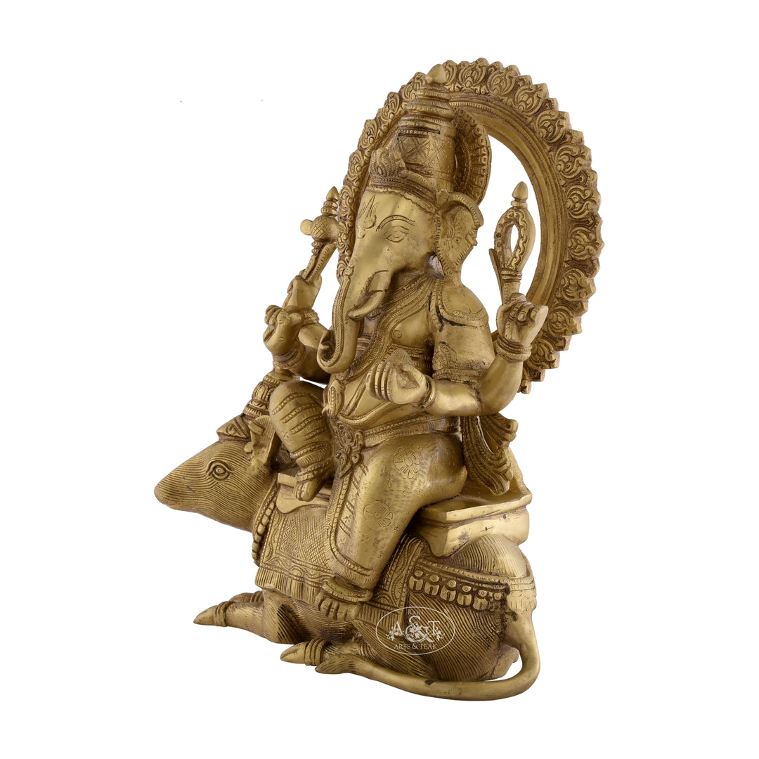 Ganesh on Mushak