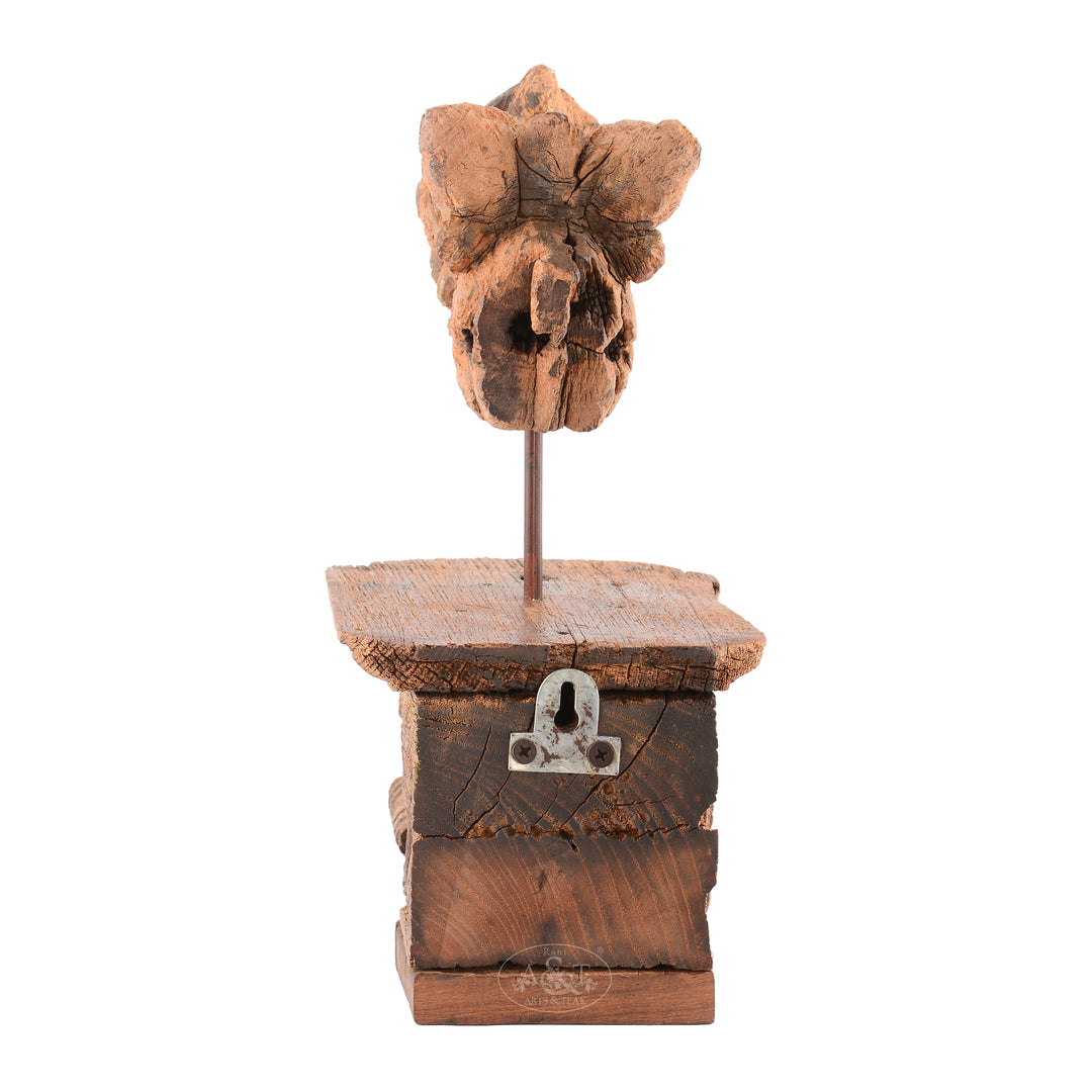 Wooden Pillar Bracket Mounted on Stand